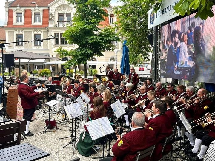 radiofruehschoppen-2025_hofbraeu-steinertor_bild-1-1_v2.jpg